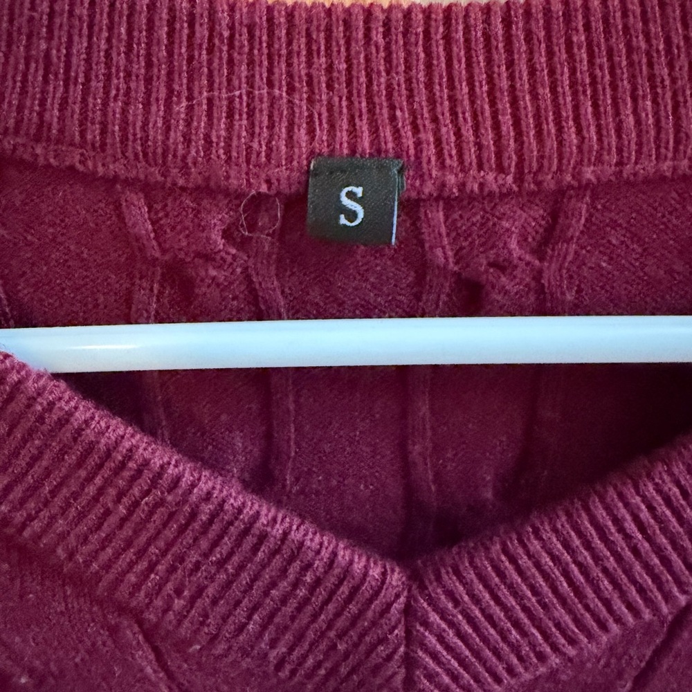 Amazon Women's V-Neck Cable Knit Sweater - Burgundy - Picture 2 of 5